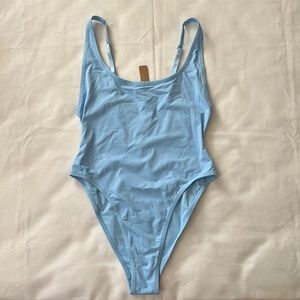 SKIMS SIGNATURE SWIM SCOOP NECK ONE PIECE NWT